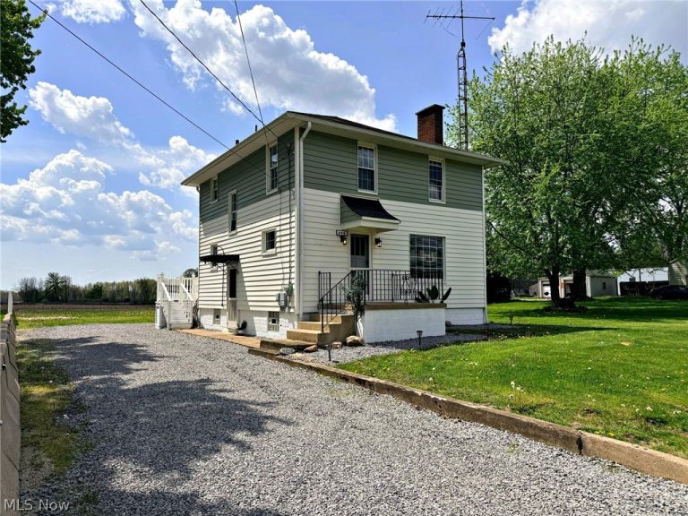 696 Ohio Avenue, Sebring, OH, 44672