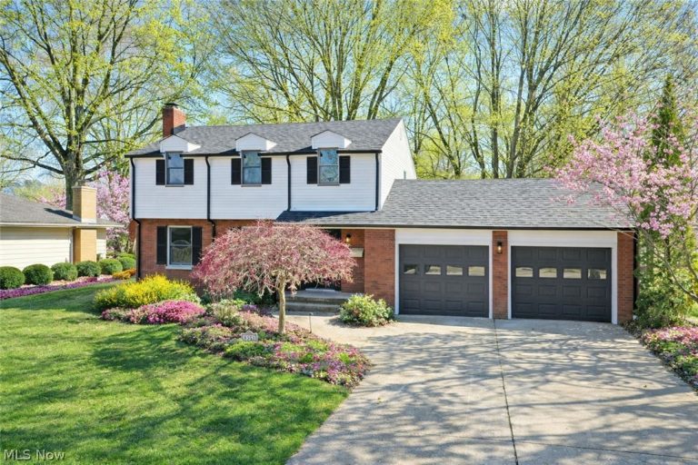 8351 Chesterton Drive, Youngstown, OH, 44514