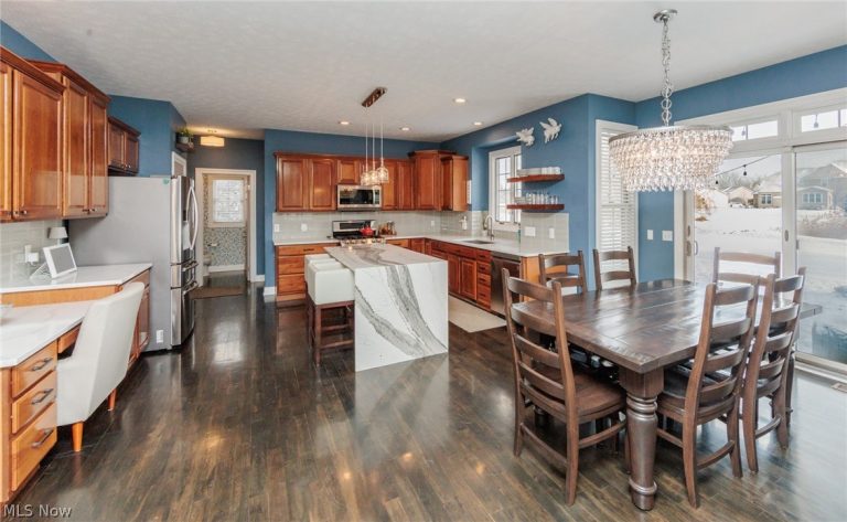 20208 Donegal Lane, Strongsville, OH - Photo 3