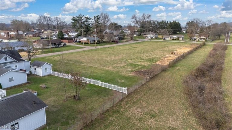 Braun Road (South Side), Belpre, OH - Photo 2