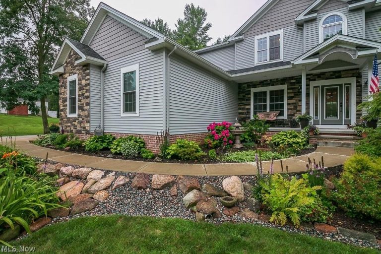 7640 Hopkins Road, Mentor, OH - Photo 2