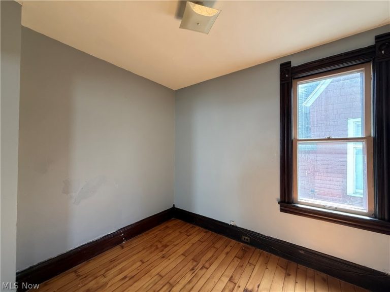 3860 37th Street, Cleveland, OH - Photo 5