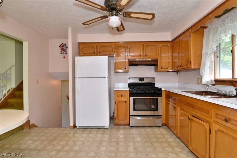 6531 Arbordale Avenue, Solon, OH - Photo 6