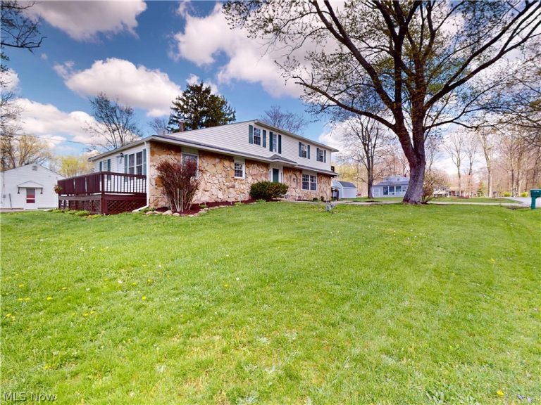 867 Sunset View Boulevard, Tallmadge, OH - Photo 2