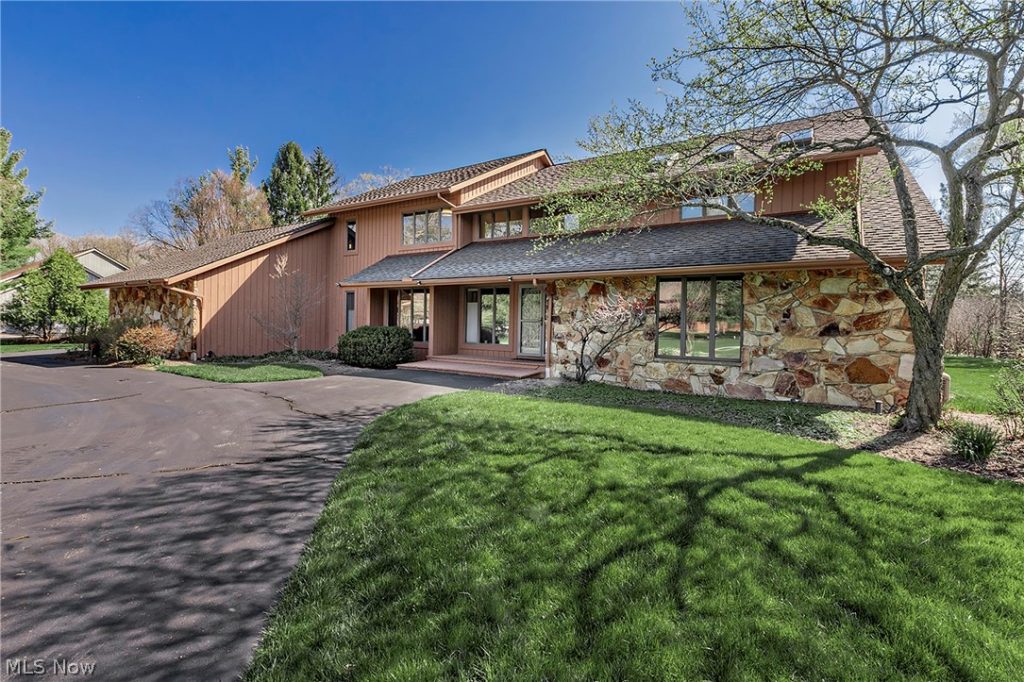 2625 Fairwood Drive, Pepper Pike, OH