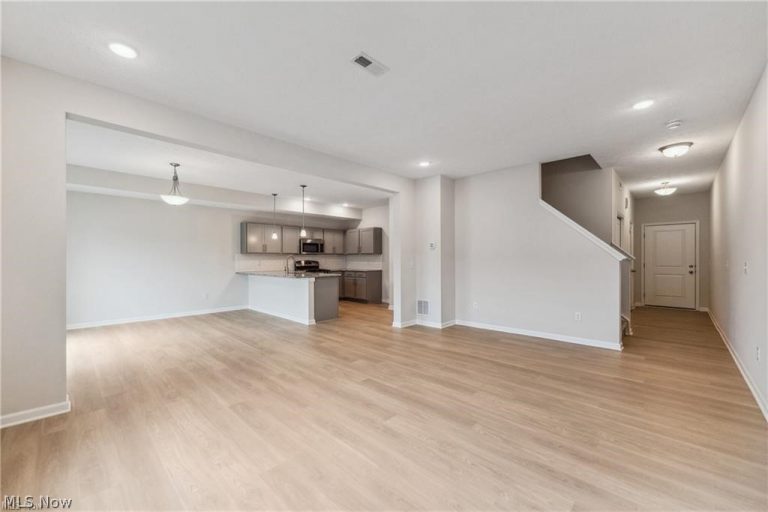 3508 Bushwillow Drive, Green, OH - Photo 8