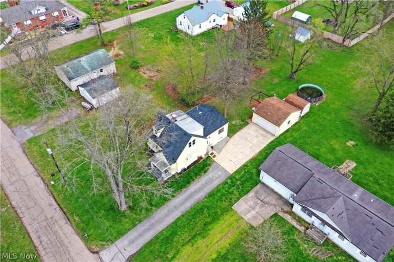 4890 Myrtle Avenue, Warren, OH - Photo 8
