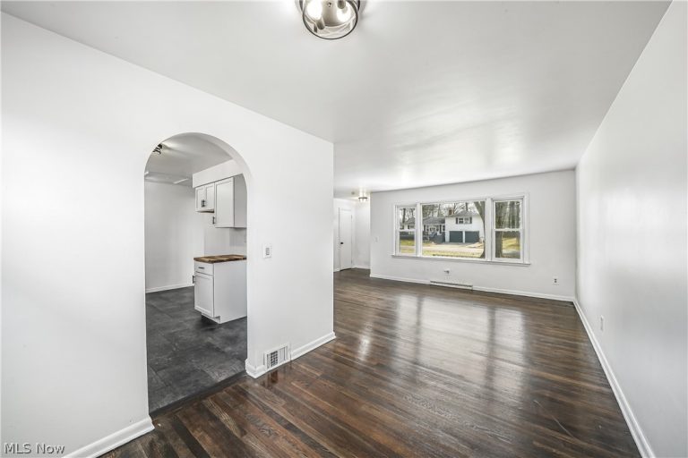 270 Durst Drive, Warren, OH - Photo 8