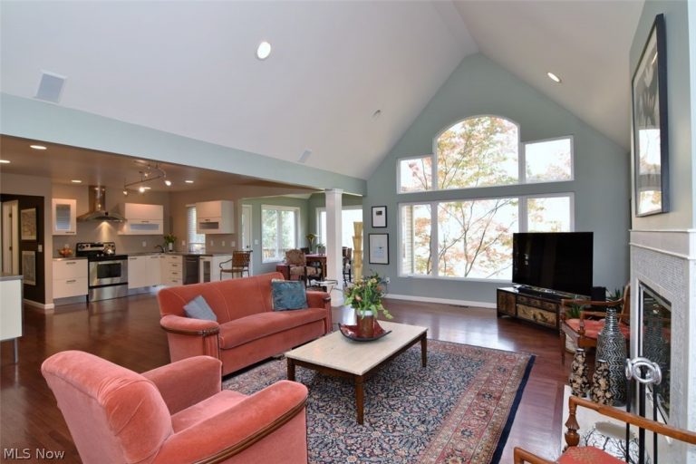 766 Carriage Trail, Northfield, OH - Photo 6