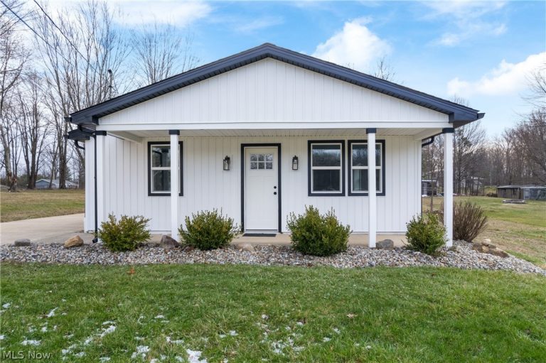 2351 Heston Drive, Lake Milton, OH - Photo 2
