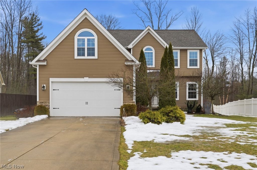108 Hidden Glen Trail, Chardon, OH