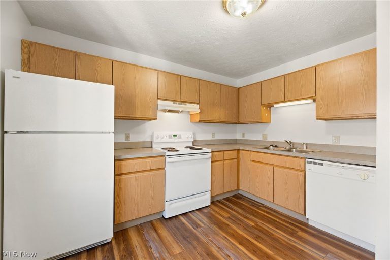 1894-1898 Springfield Lake Boulevard, Akron, OH - Photo 8