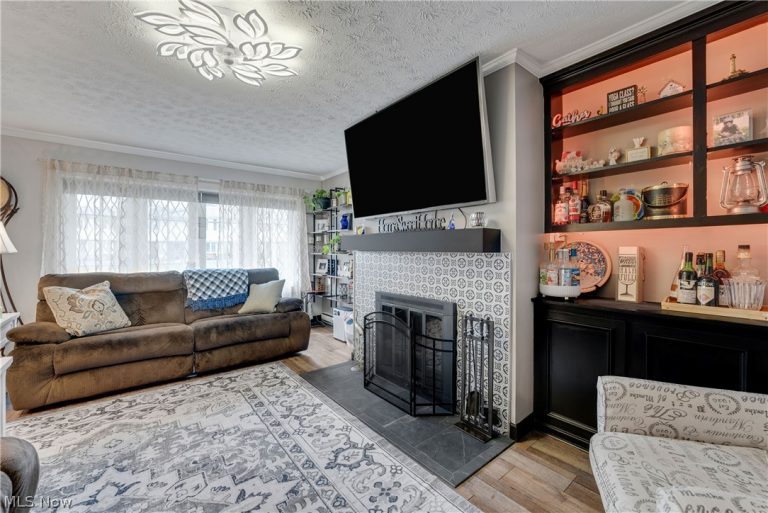 13 Meadowlawn Drive ##2, Mentor, OH - Photo 3