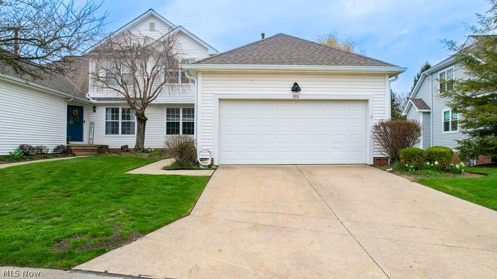 390 Blair Circle, Aurora, OH