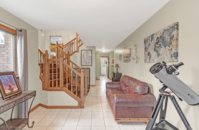 34 Iroquois Trail, Malvern, OH - Photo 4