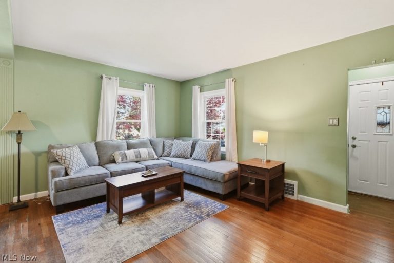 1620 Sackett Avenue, Cuyahoga Falls, OH - Photo 4