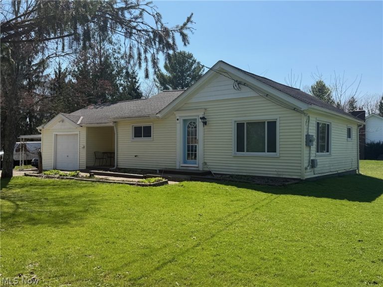 13268 Shady Lane, Chesterland, OH - Photo 2