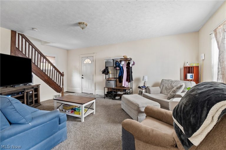 38 Walnut Court, Mogadore, OH - Photo 3