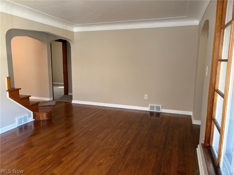 5116 Erwin Street, Maple Heights, OH - Photo 8