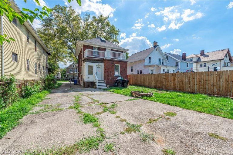 10402 Almira Avenue, Cleveland, OH - Photo 6