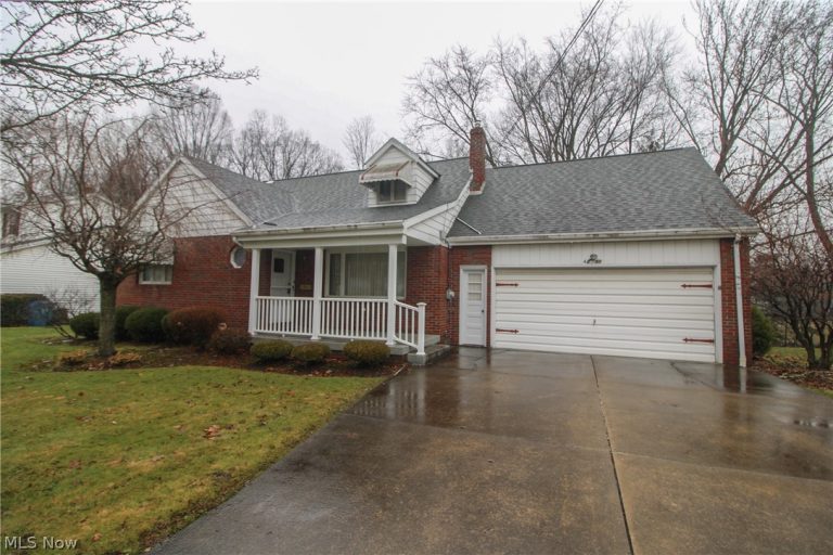 4250 Nottingham Avenue, Austintown, OH - Photo 2