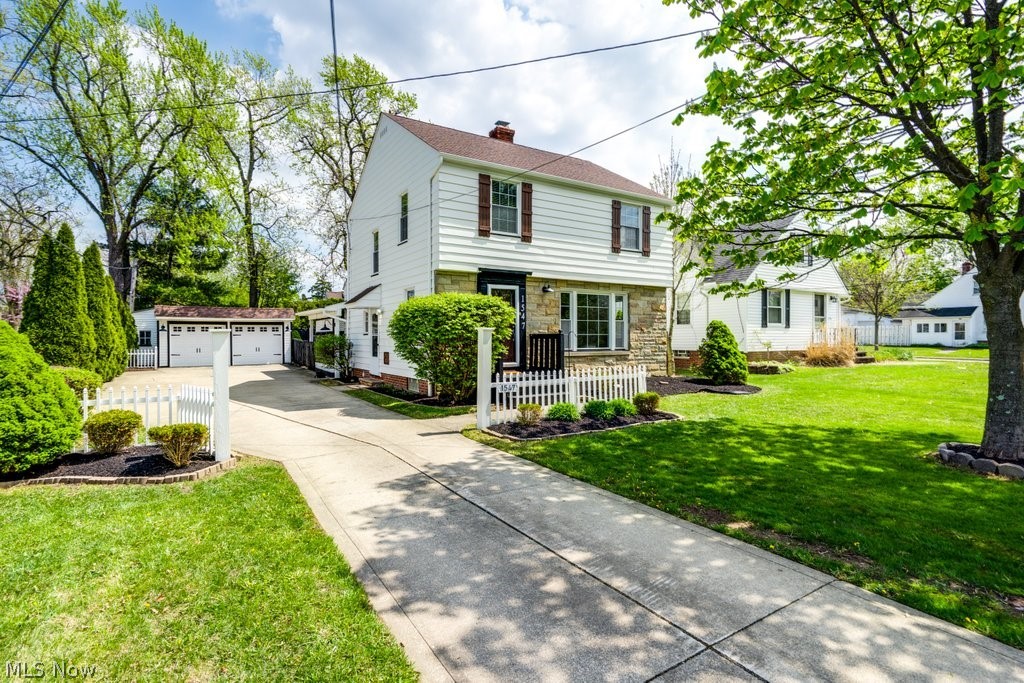 1547 Richmond Road, Lyndhurst, OH