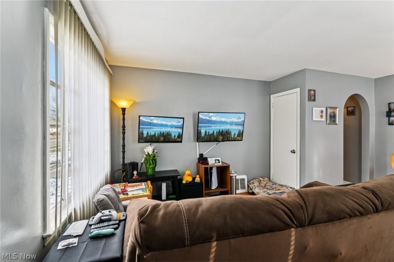 870 Archwood Avenue, Akron, OH - Photo 8