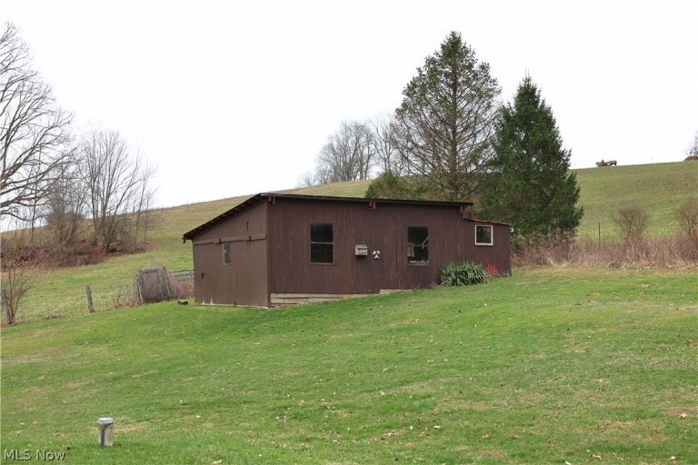 10670 County Road 6, Killbuck, OH - Photo 8