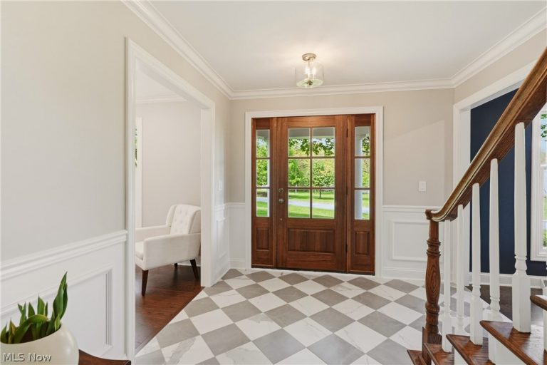 35 Greentree Road, Moreland Hills, OH - Photo 4
