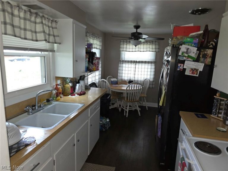 3605 Birchdale Road, Canton, OH - Photo 8