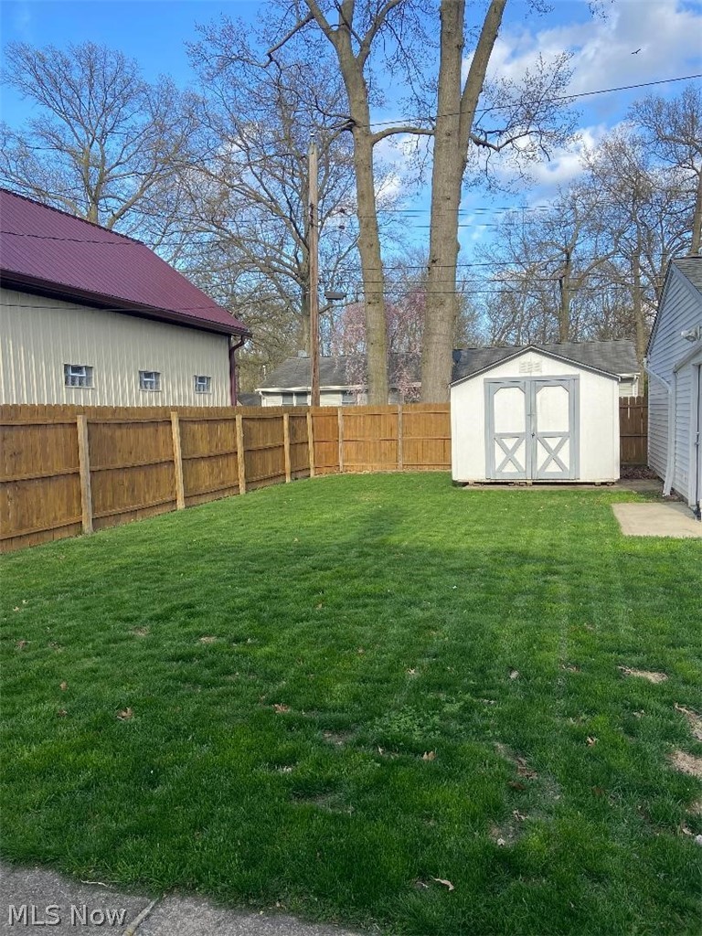 299 Inwood Boulevard, Avon Lake, OH - Photo 3