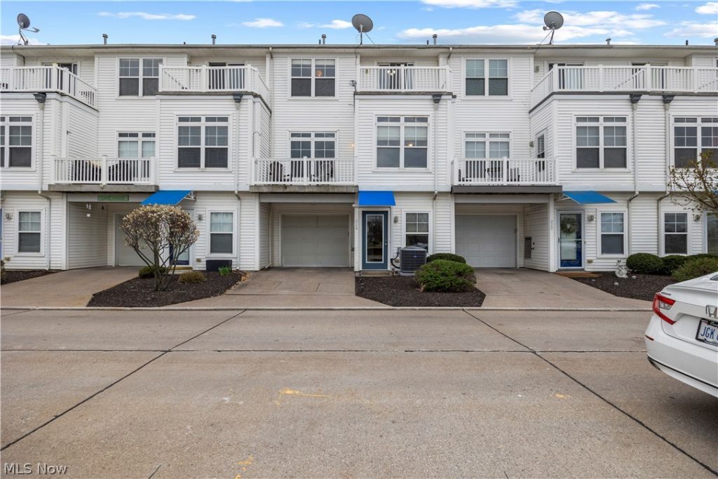 224 Marina, Lorain, OH