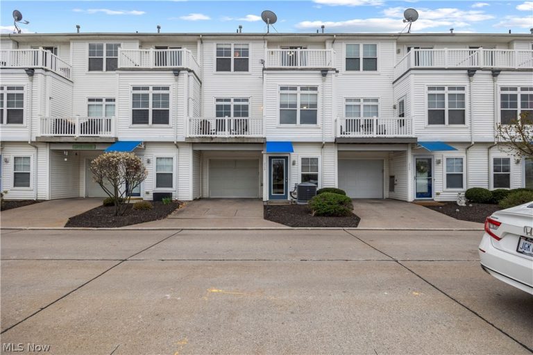 224 Marina, Lorain, OH, 44052
