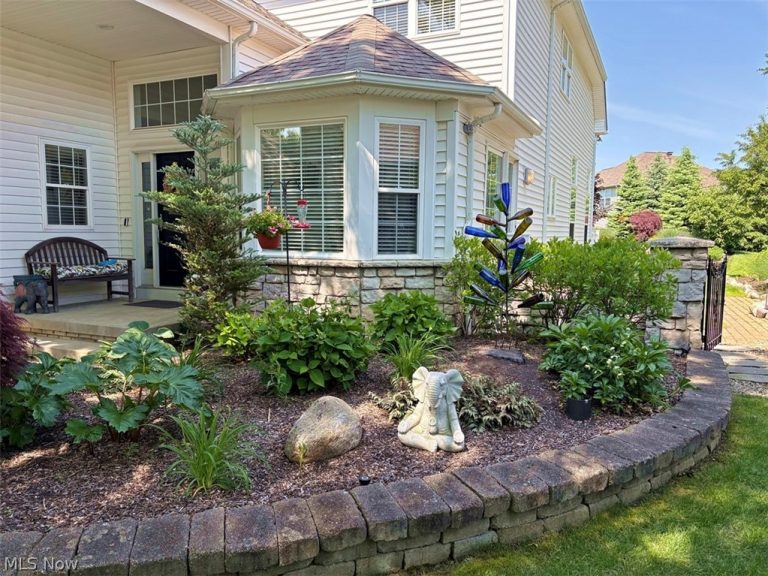 441 Glengary Circle, Highland Heights, OH - Photo 2