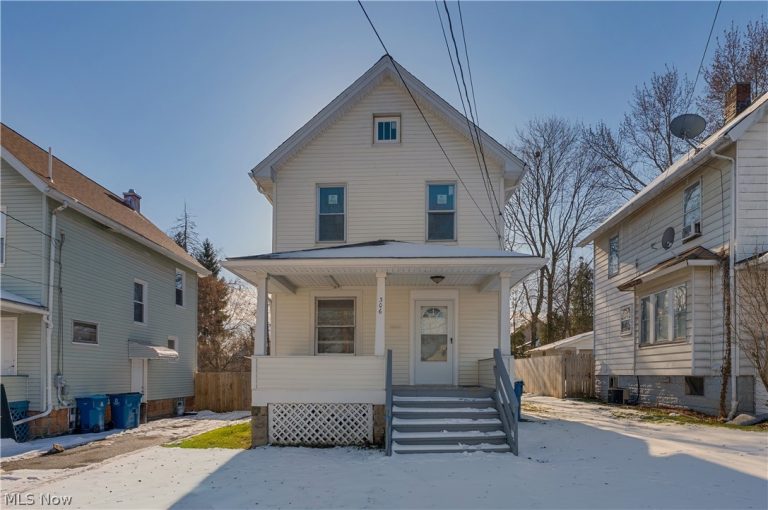 306 Maplewood Avenue, Struthers, OH, 44471