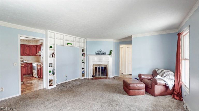 537 Park Ridge Drive, Munroe Falls, OH - Photo 4