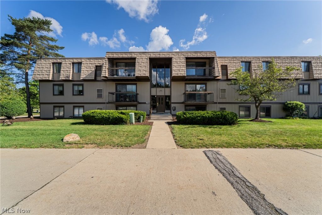 9611 Sunrise Boulevard #K2, North Royalton, OH