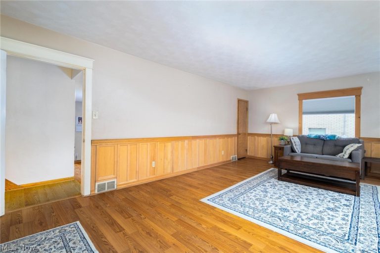 325 Garfield Avenue, Steubenville, OH - Photo 4