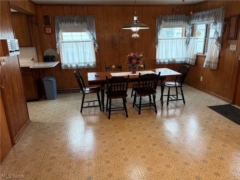 1442 Youll Street, Niles, OH - Photo 8