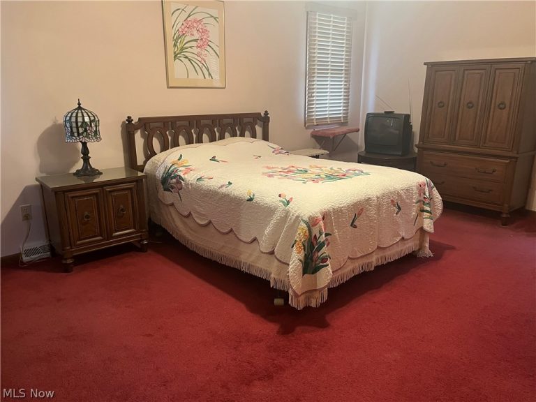 17615 Alexander Road, Walton Hills, OH - Photo 5