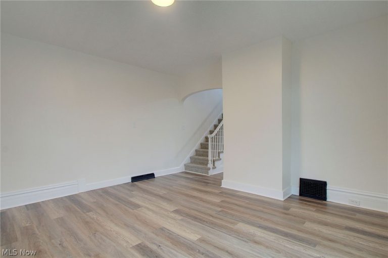 2135 Cherry Avenue, Alliance, OH - Photo 6