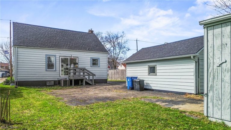 121 Princess Street, Campbell, OH - Photo 6
