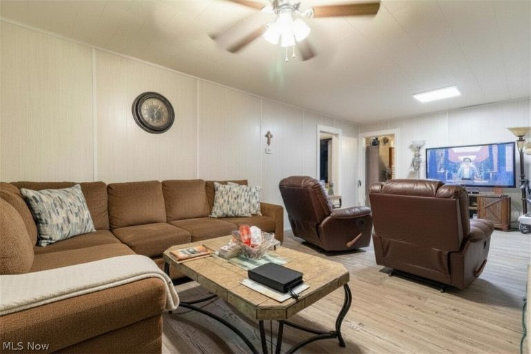 3892 Highland Avenue, Shadyside, OH - Photo 5