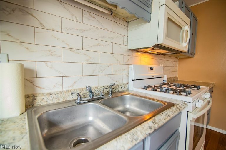 3619 Liberty Street, Parkersburg, WV - Photo 6