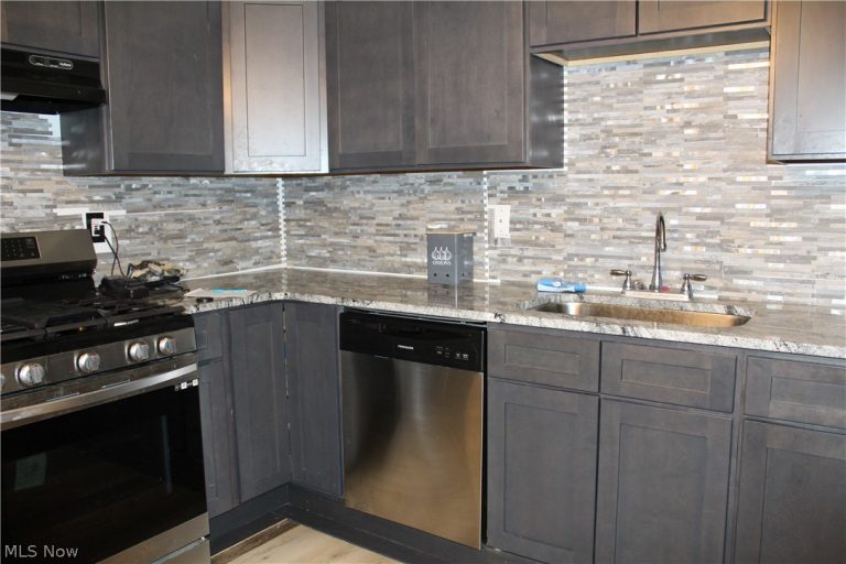 1258 Hawthorne Avenue, Canton, OH - Photo 2