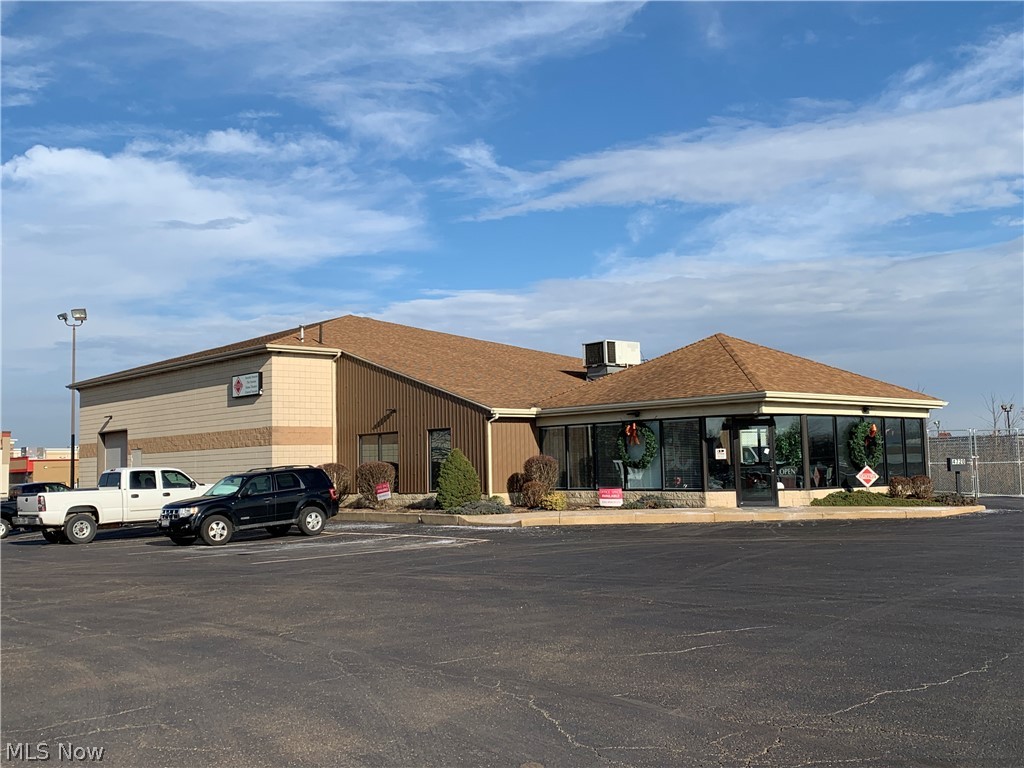 4720 Everhard Road, Canton, OH