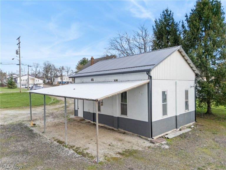 9865 Cleveland Avenue, Uniontown, OH - Photo 5