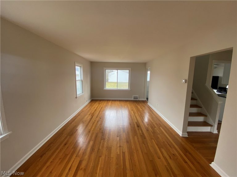 805 254th Street, Euclid, OH - Photo 2