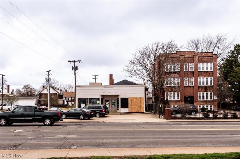 2241 Tuscarawas Street, Canton, OH - Photo 6