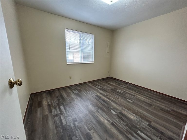 200 West 36th Street #32, Shadyside, OH - Photo 6